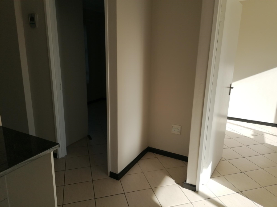 To Let 2 Bedroom Property for Rent in Buh Rein Estate Western Cape